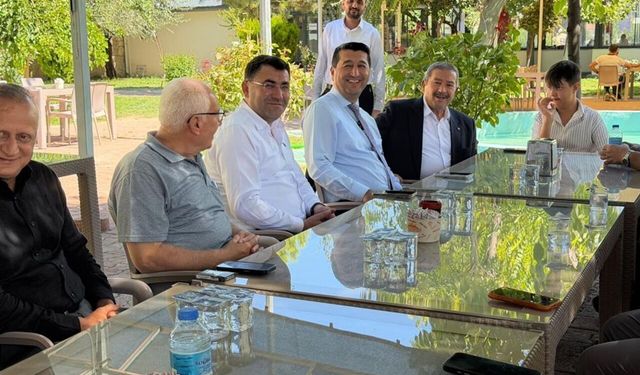 Mahmut Boyraz Darende’de sahaya indi: MTSO üyelerinin taleplerini dinledi