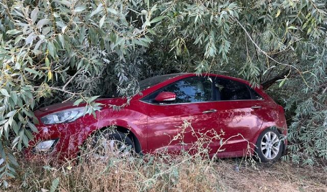 Malatya’da Korkutan Kaza! Otomobil Şarampole Yuvarlandı