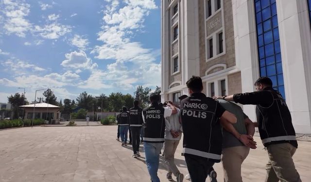 Adıyaman’da Uyuşturucu Operasyonu! 8 Şüpheli Gözaltına Alındı