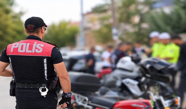 “Dur” İhtarını Görmezden Geldi! Kaçışı Kazayla Bitti, 332 Bin TL Ceza Yedi