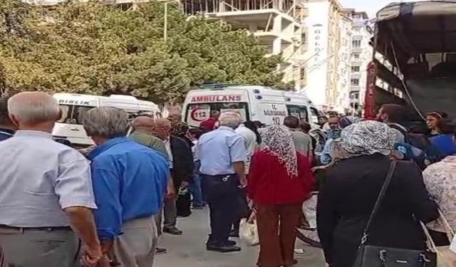 Veli Ağbaba Pazarda Bir Anda Yere Yığıldı! Hastaneye Kaldırıldı