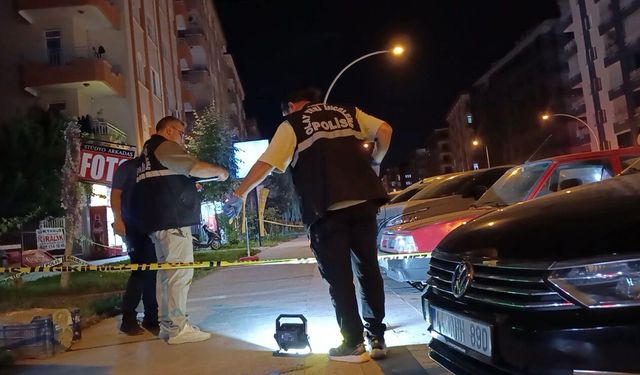 İsmetpaşa Caddesi’nde tartışma kanlı bitti: 21 yaşındaki genç ağır yaralandı