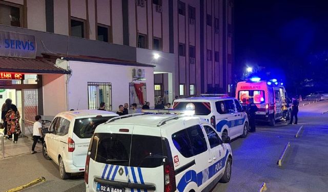 Husumetli İki Kişinin Karşılaşması Kanlı Bitti: 1 Ağır Yaralı