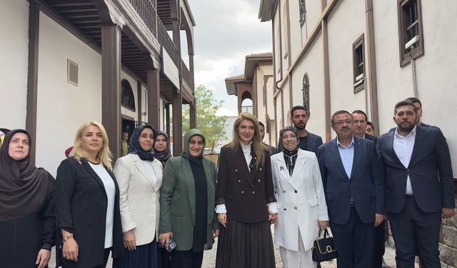Malatya’da Kadınların Geleceği Konuşuldu: Babacan Ve Ölmeztoprak’tan Dikkat Çeken Mesajlar