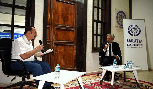 Şiirler Sanat Sokağı’nda Hayat Buldu: “Bu Sokakta Şiir Var”