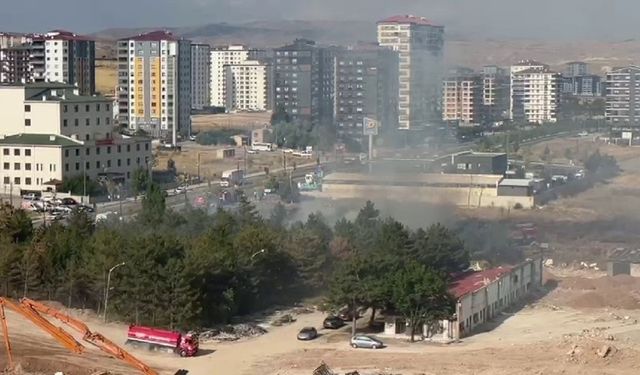 Facianın Eşiğinden Dönüldü! Akaryakıt İstasyonunun Yanında Yangın Çıktı