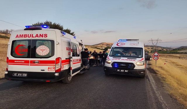 Adıyaman’da İki Otomobil Birbirine Girdi! 8 Kişi Yaralandı