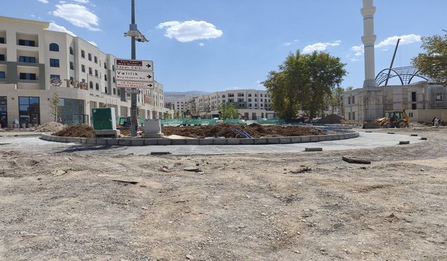 Malatya’da Trafiğin Düğümlendiği Noktada Çalışma Başladı! Akpınar Yenileniyor