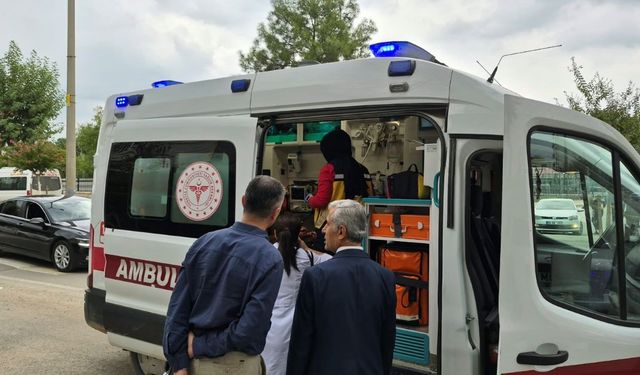 Okul Önünde Trafik Kazası! 12 Yaşındaki Öğrenci Hastaneye Kaldırıldı
