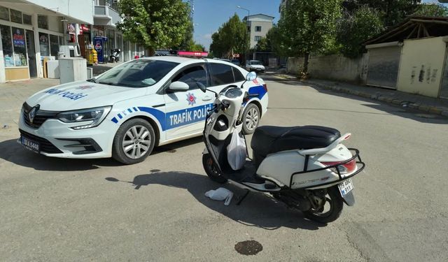 Adıyaman’da Feci Kaza! Kamyonetle Motosiklet Çarpıştı, 2 Kişi Yaralandı