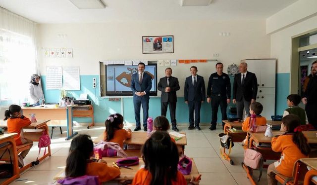 Darende’de Başkan Bozkurt ve Kaymakam Sirkeci’den Okullara Ziyaret