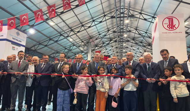 Malatya Kitap Fuarı Açıldı! Bakan Bak’tan Ailelere Önemli Çağrı