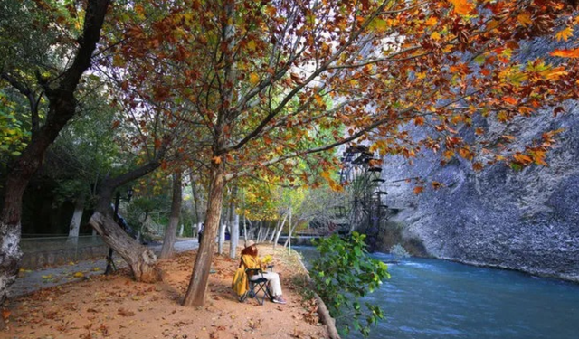 Malatya’da Sonbaharın En Büyüleyici Hali! Tohma Kanyonu Renk Değiştirdi