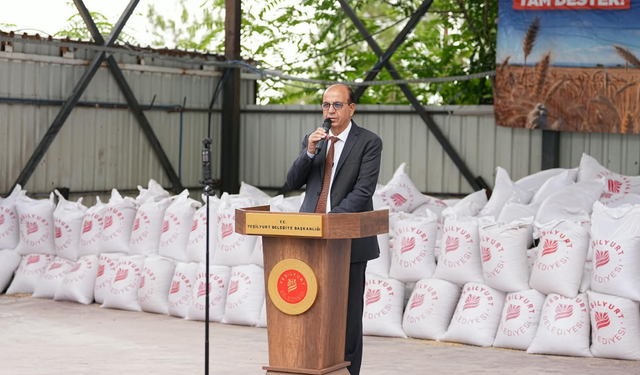 Yeşilyurt’ta Üreticilere 60 Ton Arpa Dağıtıldı! Üç Yıllık Rakam Dikkat Çekti