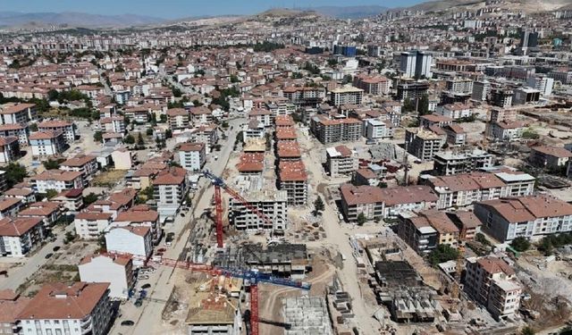 Malatya’da 16 Kişinin Hayatını Kaybettiği Efruz Apartmanı Davasında Karar: 8 Sanığa Hapis!