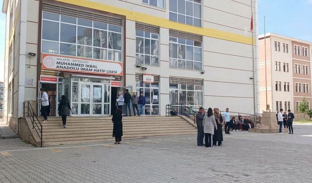 KPSS Heyecanı Başladı! Adaylar Sınav Salonlarında Ter Döküyor