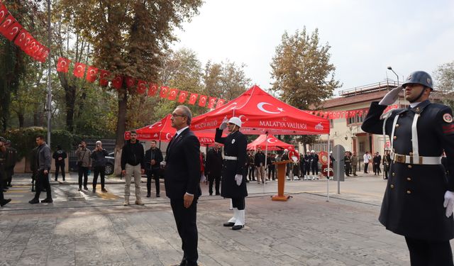 Malatya’da 29 Ekim Coşkusu! Kutlamalar Atatürk Anıtı’nda Başladı