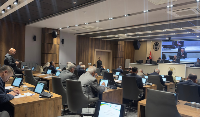 Yeşilyurt Meclisi’nde Dikkat Çeken Atışma: Hatice’ye Değil, Neticeye Bakacağız”