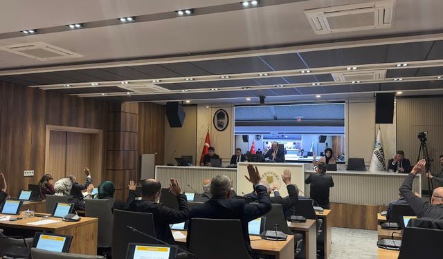 Yeşilyurt’ta 8 Milyarlık Bütçede O Soru: “Olmayan Arsayı Mı Satıyorsunuz?”