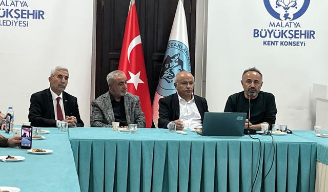 Tarihçi Tufan Gündüz Malatya’da Konuştu! Türk Tarihinin Bilinmeyen Yönlerini Anlattı
