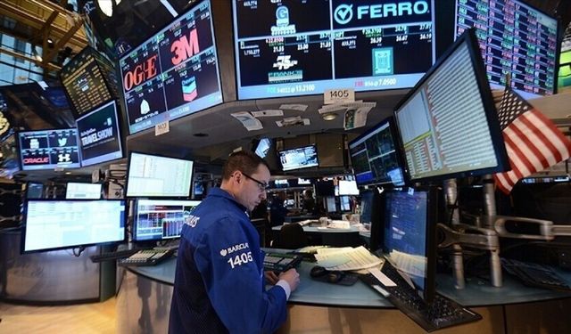 Küresel Piyasalarda Kırmızı Alarm! Petrol Yükseldi, Teknoloji Hisseleri Geriledi