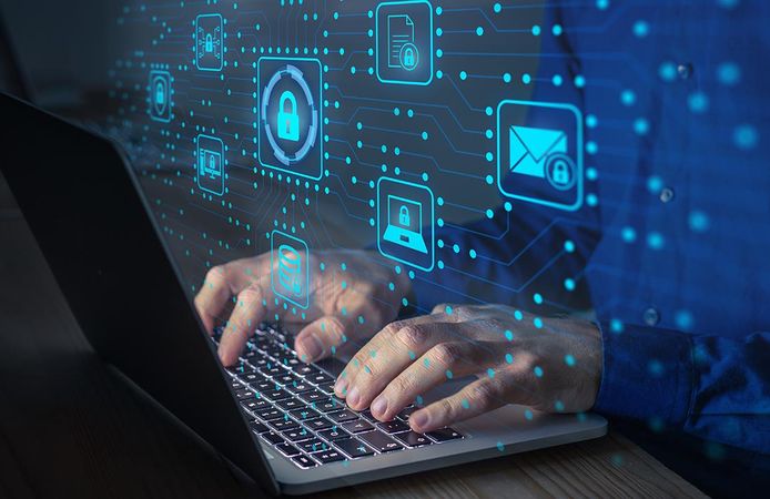 Türksat'tan yeni evlenenlere ücretsiz internet hizmeti