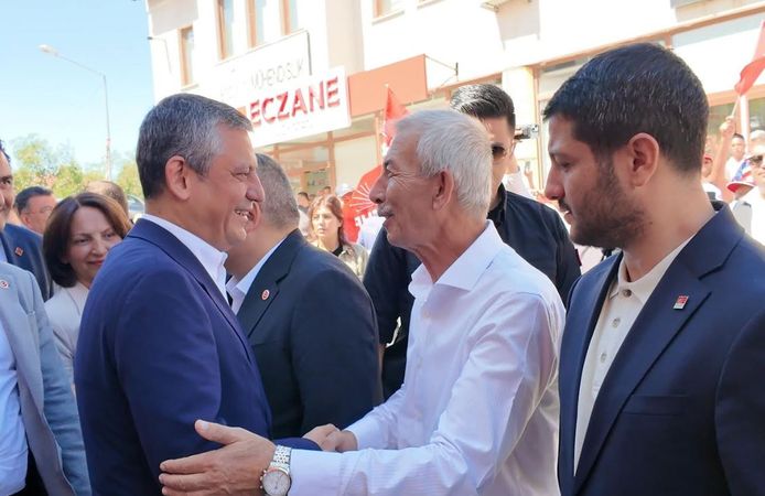 Cömertoğlu’ndan Özgür Özel’e destek ziyareti