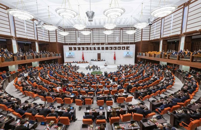 Son dakika: 4 kanun teklifi kabul edildi!