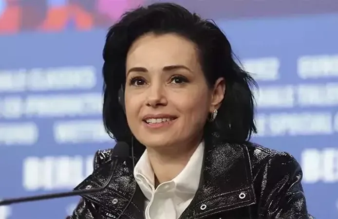 Özgü Namal’dan Dünya Basınına Türkiye Düzeltmesi