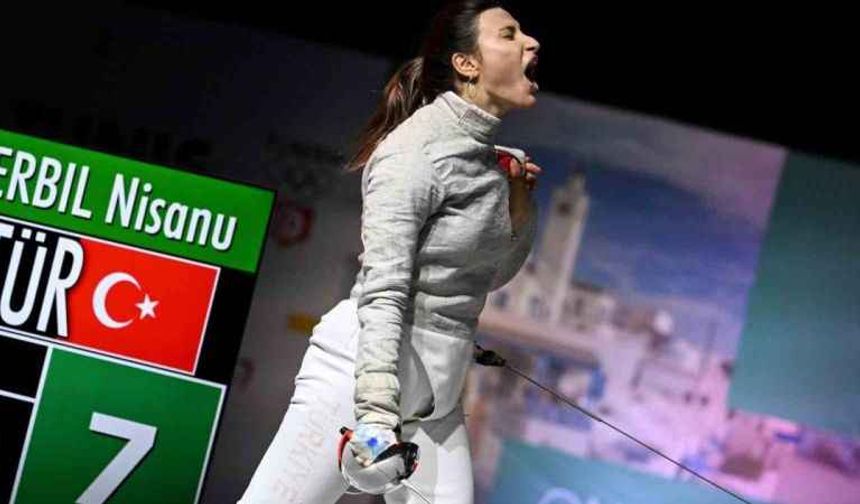 Milli eskrimci Nisanur Erbil’den tarihi Grand Prix madalyası
