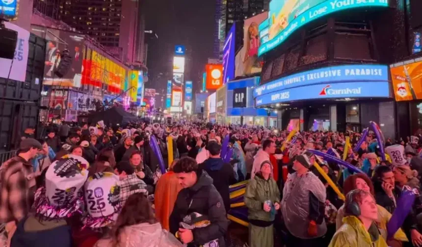 New York’ta yeni yıl coşkuyla karşılandı