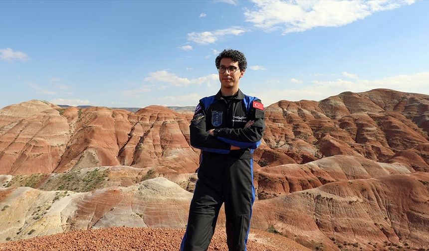 Astronot Atasever, Gökkuşağı Tepeleri'ne hayran kaldı