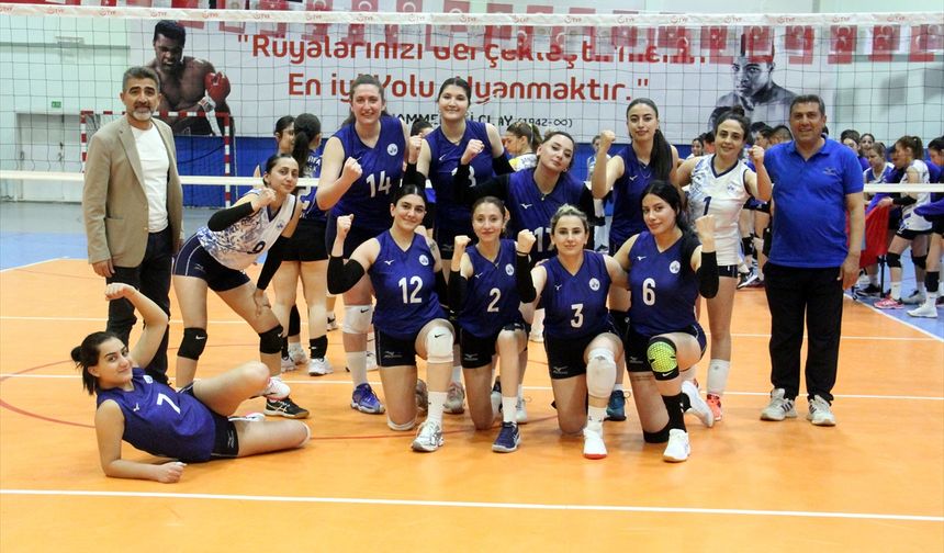 Malatya'da voleybol heyecanı sona erdi: Bölgesel finalde şampiyon belli oldu!