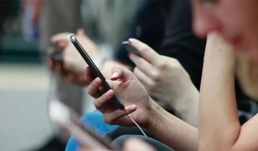 İspanya’da mobil ağlar çöktü
