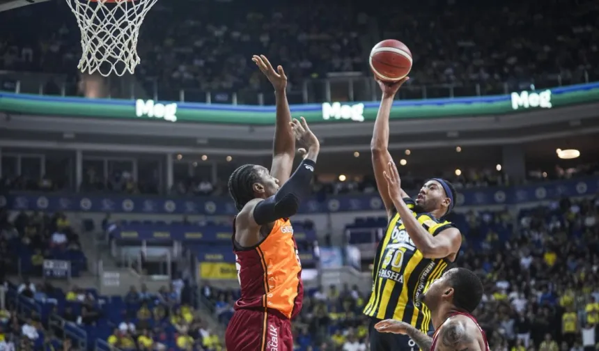 Derbi Zaferiyle Liderlik Taçlandı!