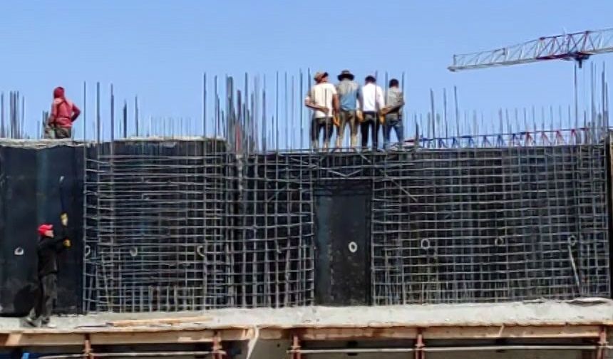 Malatya'da işçilerin halay molası yüzleri güldürdü