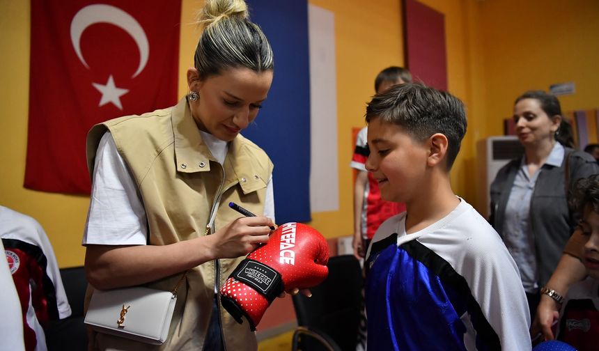 Olimpiyat boksörü Hatice Akbaş'tan ilham veren buluşma