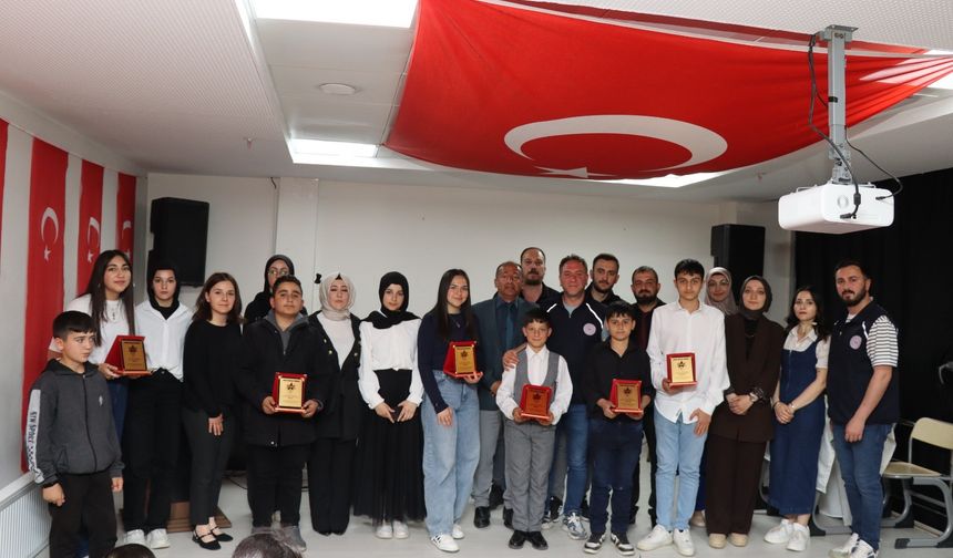 Birbirinden güzel sesler kıyasıya yarıştı