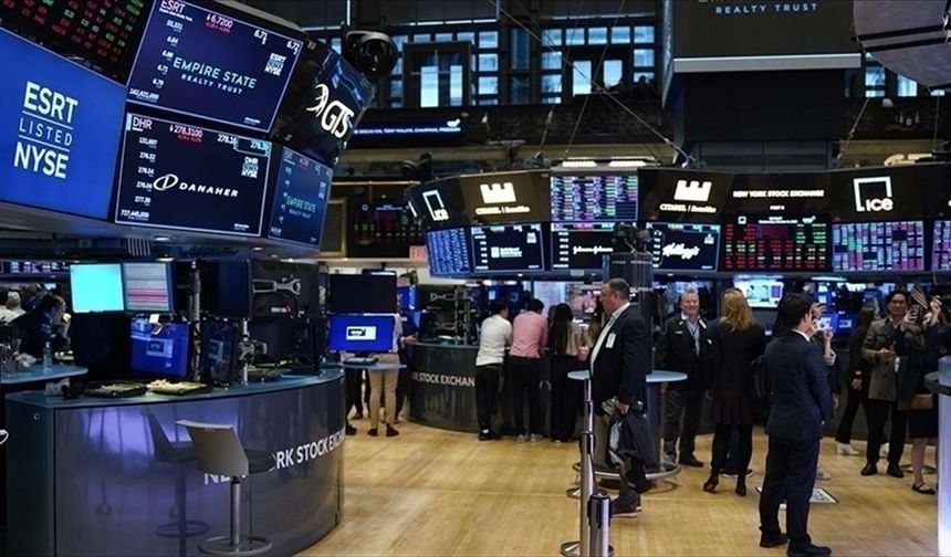 Piyasalar Yeni Haftaya Tedirgin Başladı