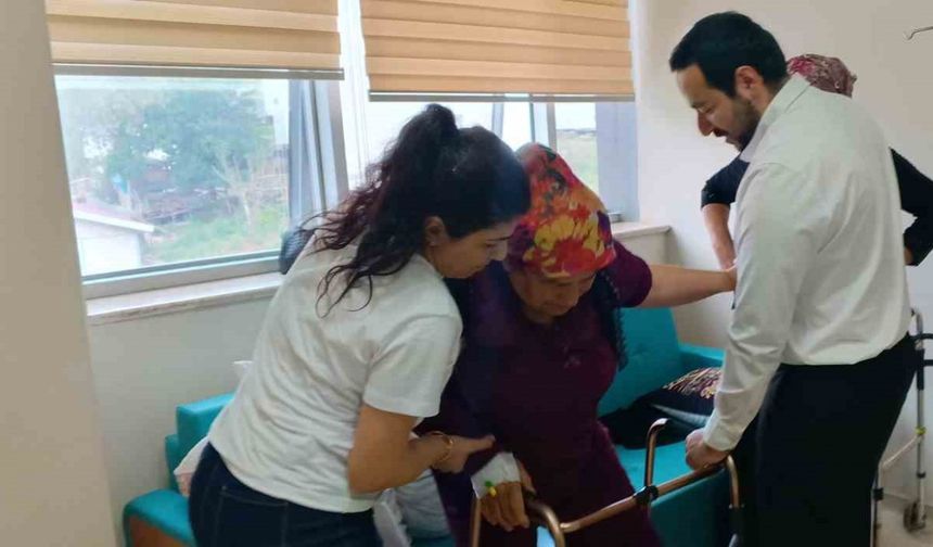 Deprem sonrası ilk  ameliyatı başarılı geçti!