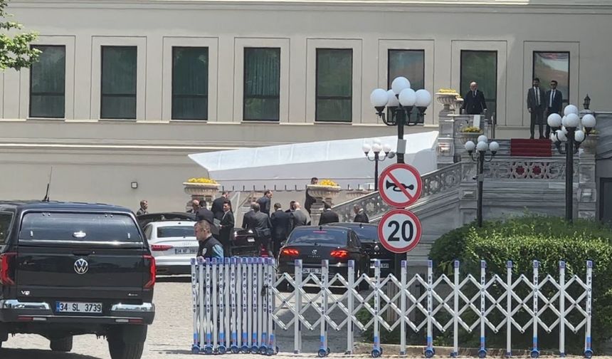 Türkiye’de Kritik Barış Müzakeresi: Çırağan Sarayı’nda Gözler Toplantıda