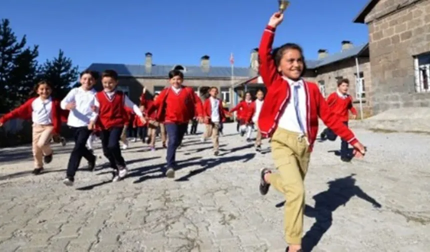 Ara Tatil ve Bayram Aynı Haftaya Denk Geldi! Okullarda Tatil Uzayacak mı? İşte 2026 Ara Tatil Takvimi