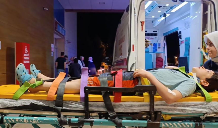Annesinin elini bıraktı gözünü hastanede açtı