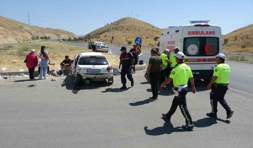 Malatya'da Ölümcül Kaza: Kavşakta Otomobiller Çarpıştı, 1 Ölü