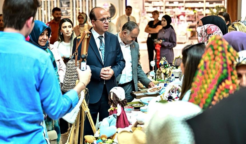 Yeşilyurt’un Yılsonu Sergisi Açıldı