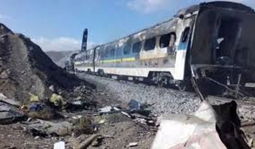 İran’da tren raydan çıktı: 30 yaralı