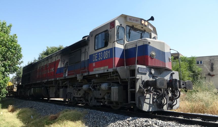 Malatya'da yük treni yaşlı adama çarptı