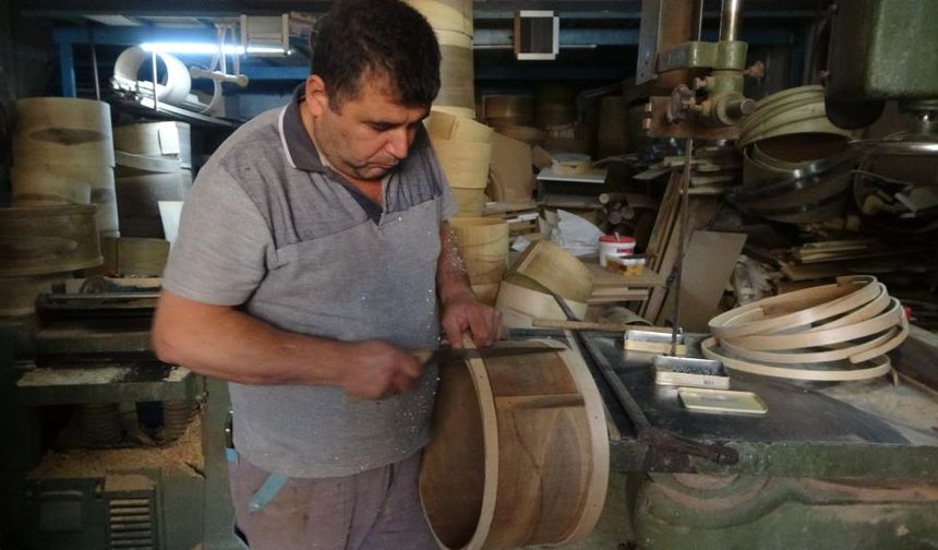 Malatyalı Koşar ailesi, üç kuşaktır davul üretiyor