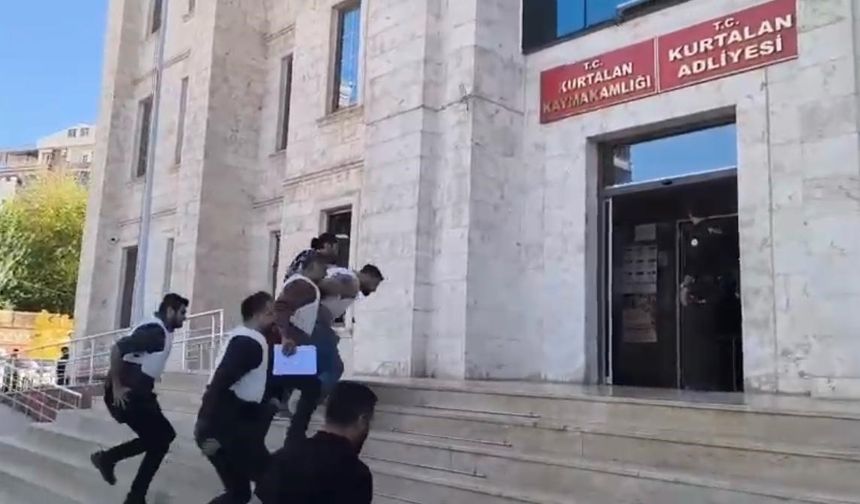 Siirt’te ailesinden 2 kişiyi öldürüp 3 kişiyi yaralayan zanlı tutuklandı