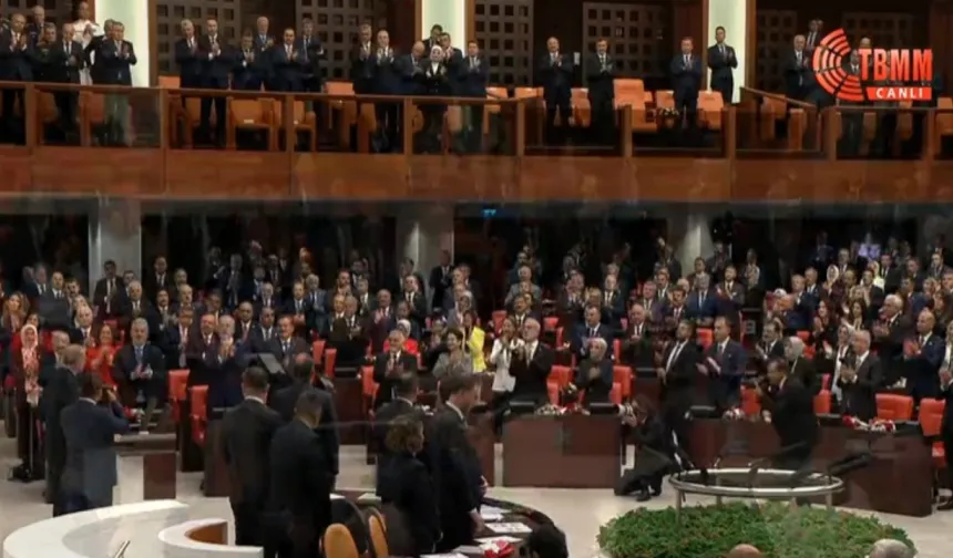 Erdoğan'dan TBMM’de Sürpriz Jest: İlk Selam DEM Parti'ye!
